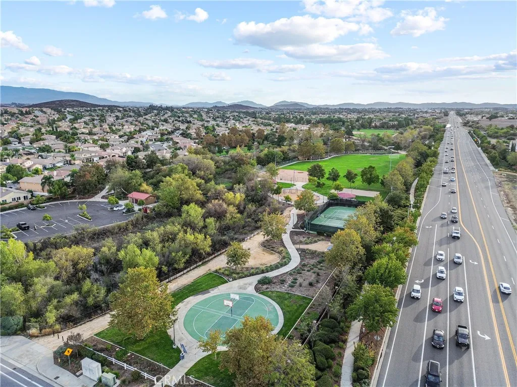 32372 Safflower, Winchester, California 92596 home-pic-11